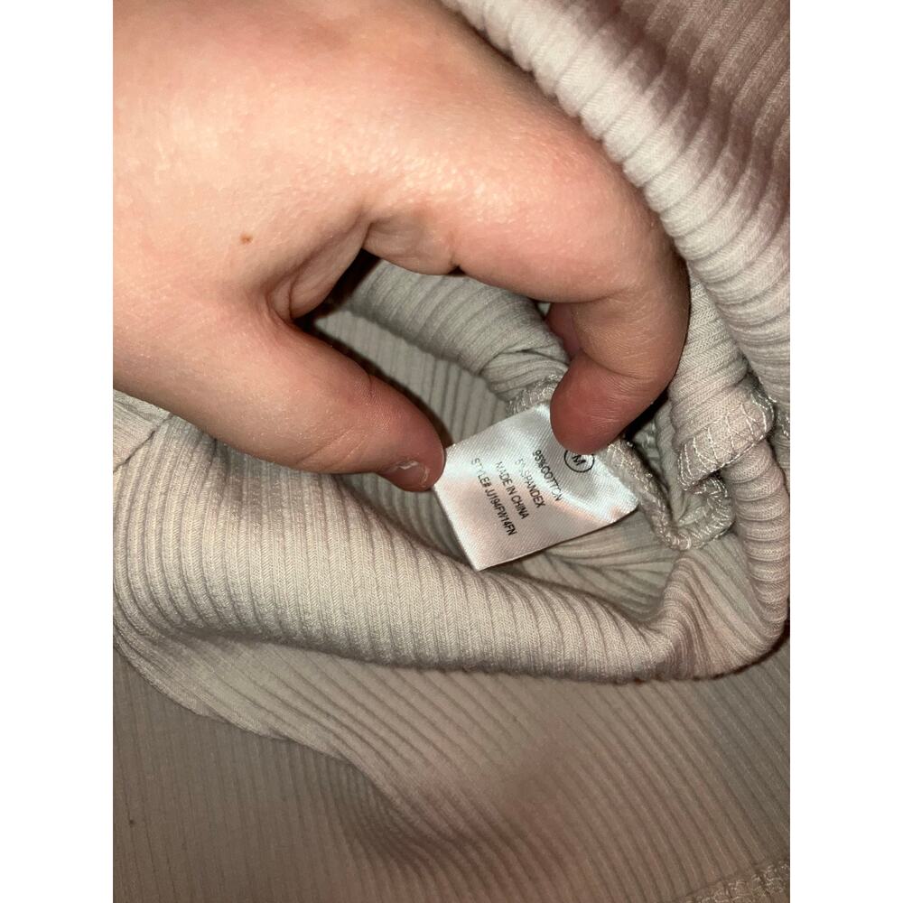 NWT Fashion Nova Ivory Ribbed Long Sleeve  Cropped Top Size Medium - Picture 4 of 6